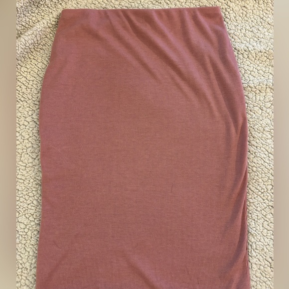 Fashion Nova mauve skirt set - Picture 7 of 8